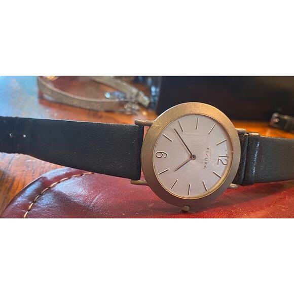 RARE VTG Brushed Metal Tone 37mm Fisura Watch, Black deBeer Europa Band main image 4